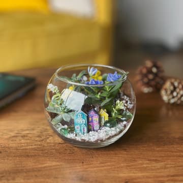 Cover Image for LPL Creator's Night: San Francisco Garden Terrarium Workshop