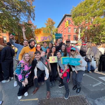 Cover Image for NYC Marathon Watch Party 💐 with the Brave House