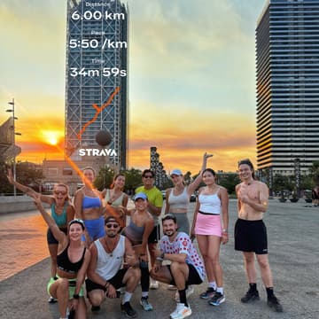 Cover Image for NOMAD RUN ★ 6KM with BCN Entrepreneurs & Digital Nomads feat. La Fabrica &Co ROOFTOP