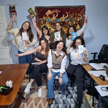 Imagem de capa de English Club no Sebo Pura Poesia! [DATA EXTRA EM BREVE]
