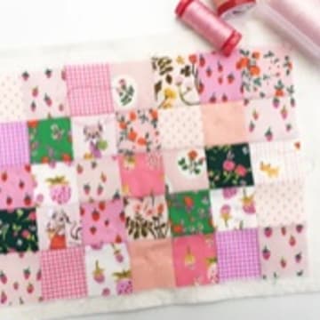 Cover Image for Make a Quilted Zipper Bag (confident beginner)