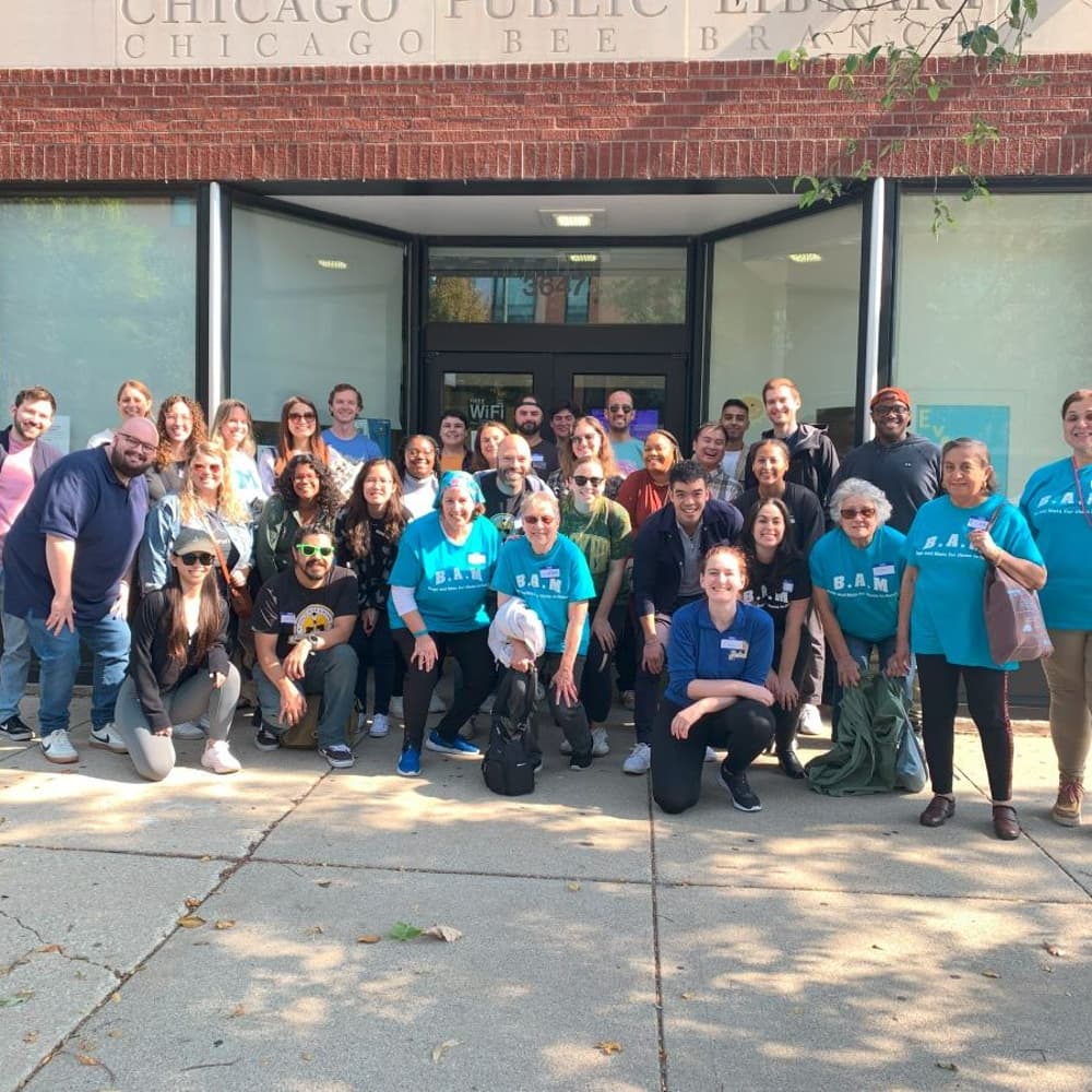 Volunteer with Bags and Mats (Volunteering Untapped Chicago)