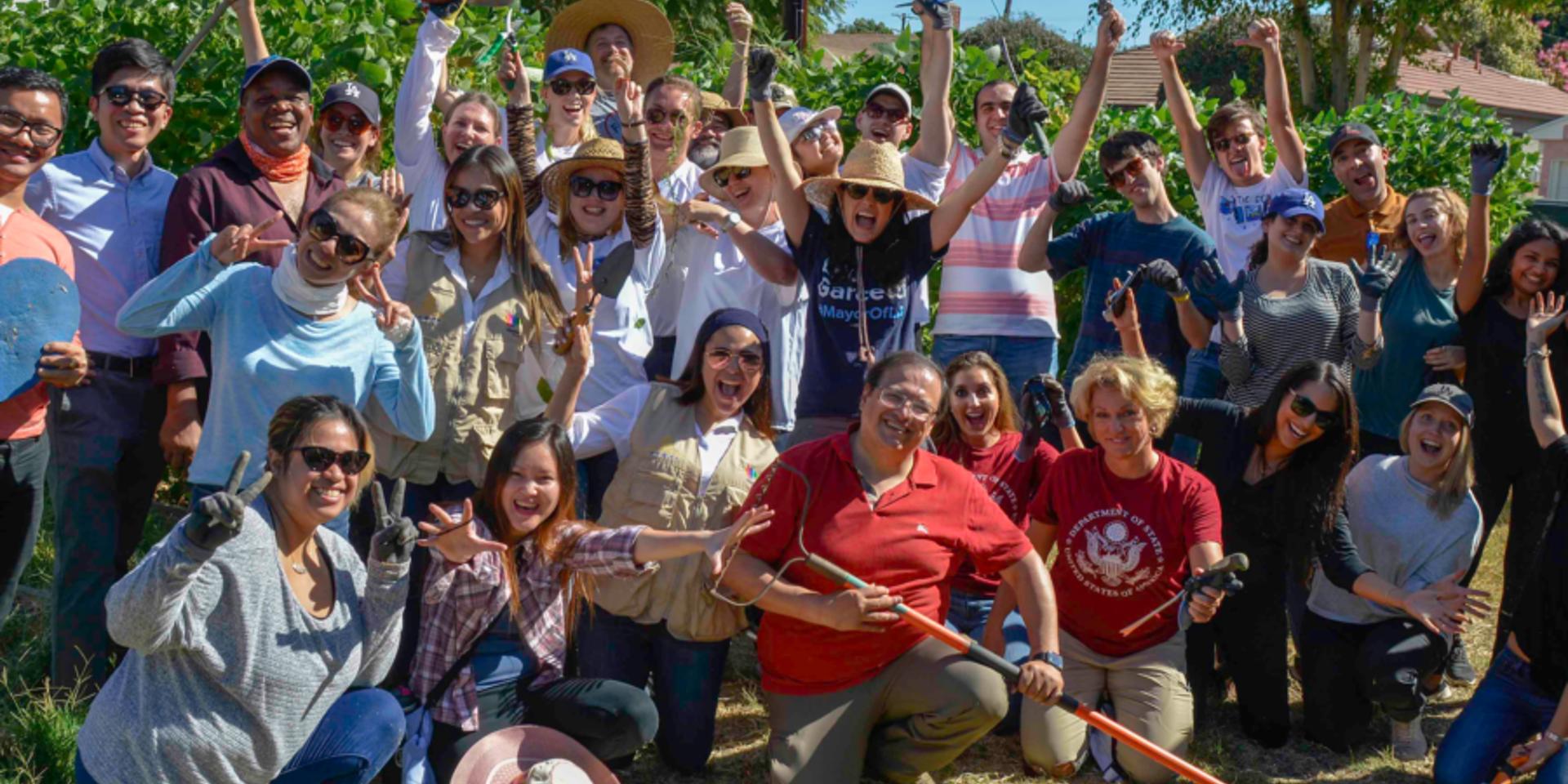 Cover Image for 🧡 Climate Collective's May "Action of the Month": Help Farm LA on their Urban Farm + Grabbing Lunch Afterwards! 🥙 