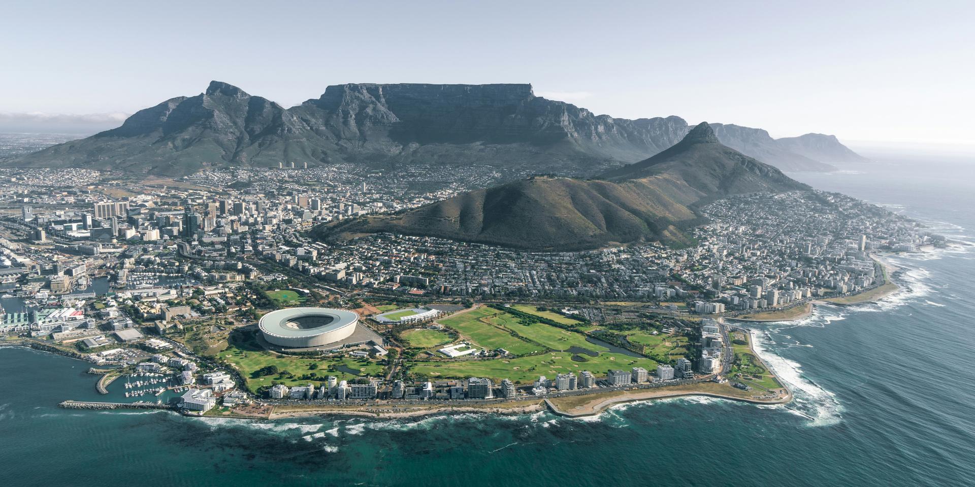 Cover Image for Crime, Violence and the Edges of State Power: Experiences in Urban South Africa