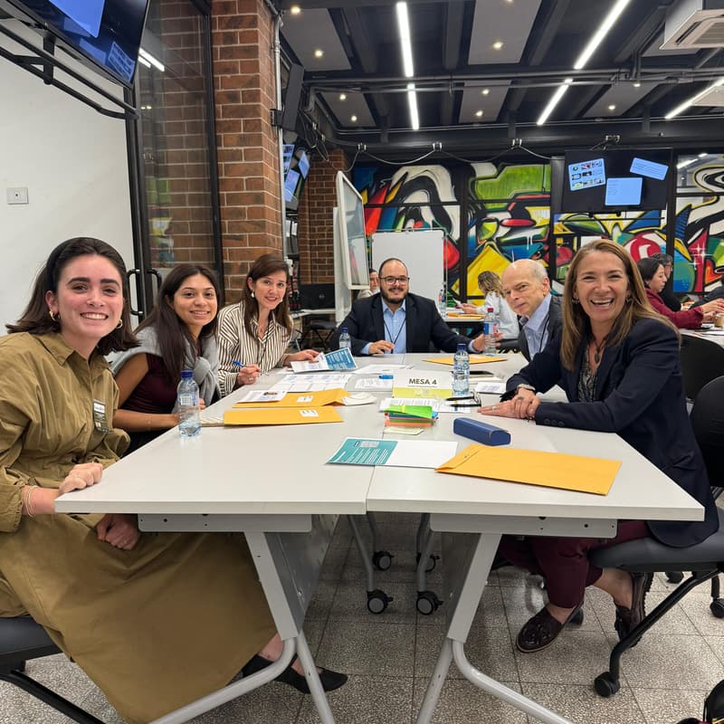 Cover Image for Sesión Privada para Líderes de Empresas Familiares Multigeneracionales | Volcano Summit