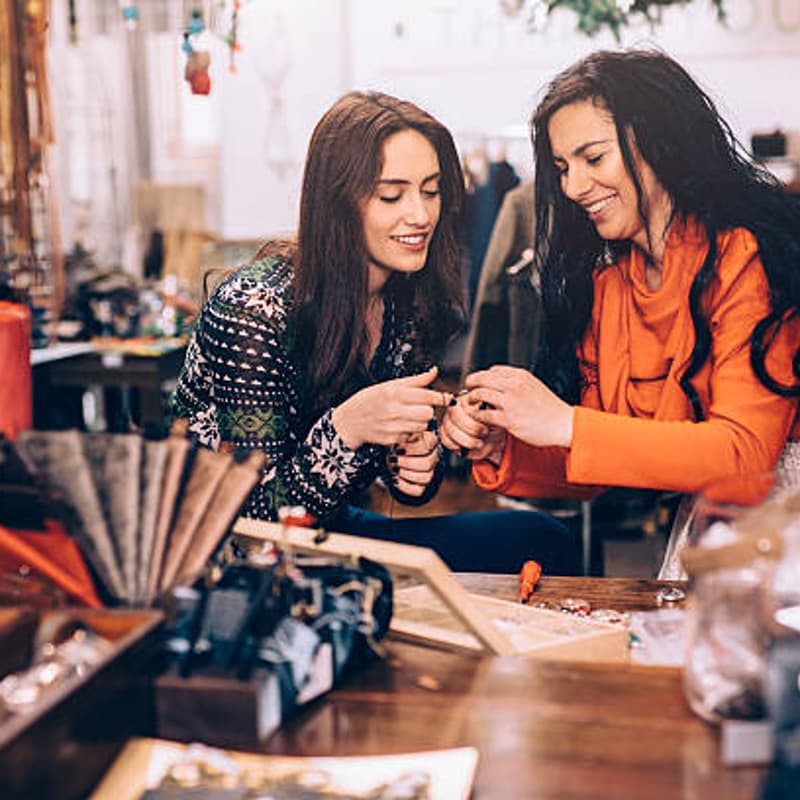 Cover Image for (FREE) Jewelry Making Meetup with Molly for 35+ Women