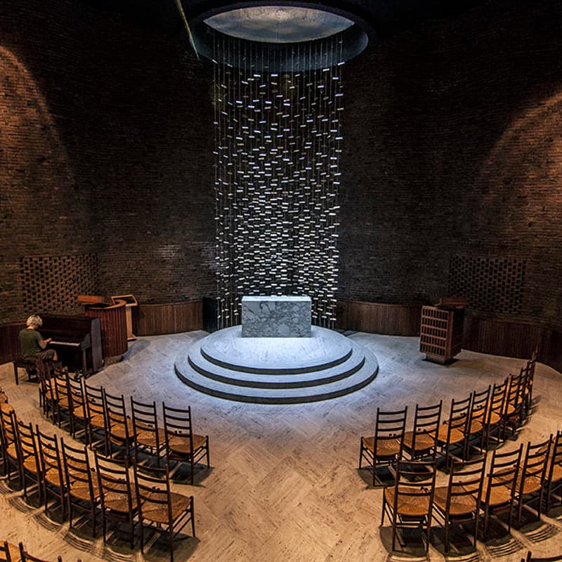 Cover Image for Women Holding Wonder: Ethics, Awe & Human-Centered Leadership in the Age of AI