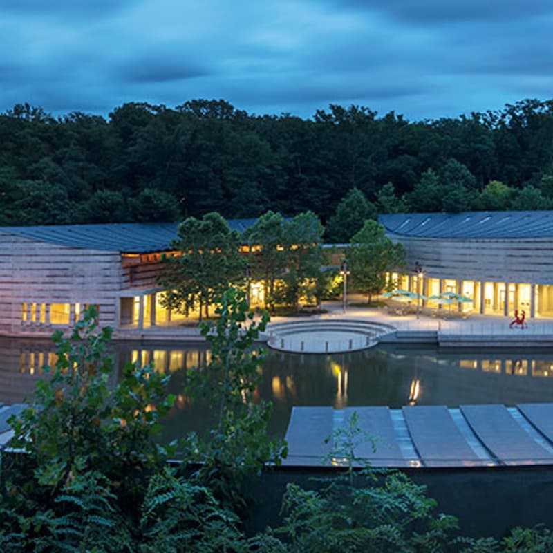 Cover Image for VIP Crystal Bridges Tour (11am)
