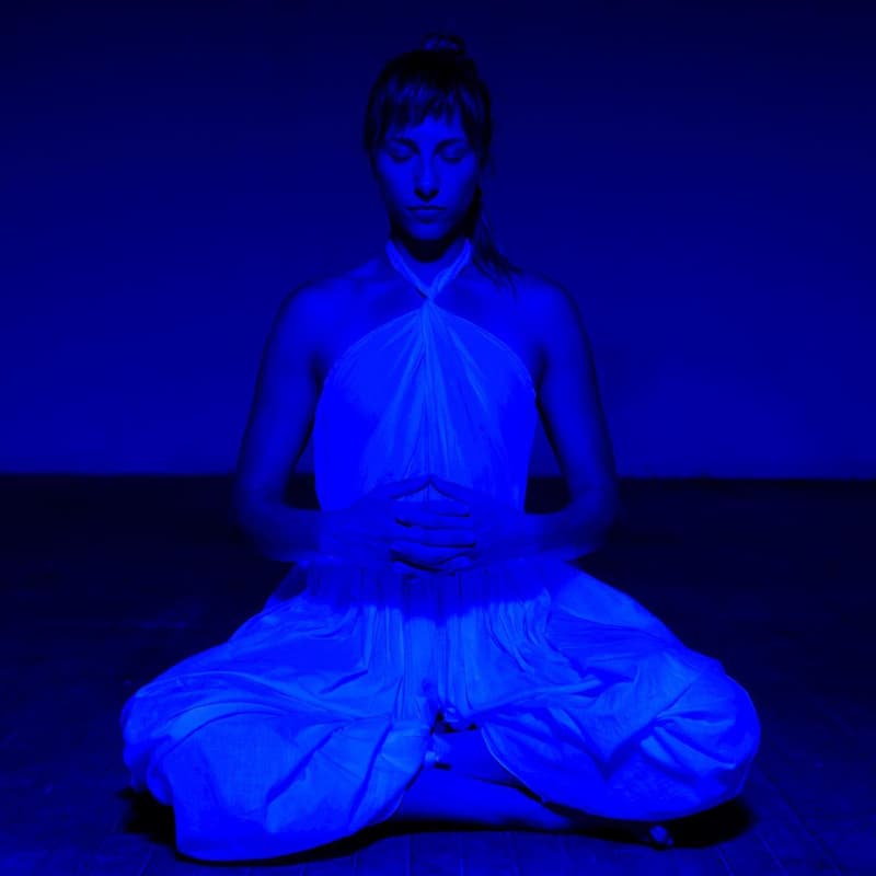 Cover Image for AWAKEN THE BODY: A SOMATIC JOURNEY WITH SAMANTHA