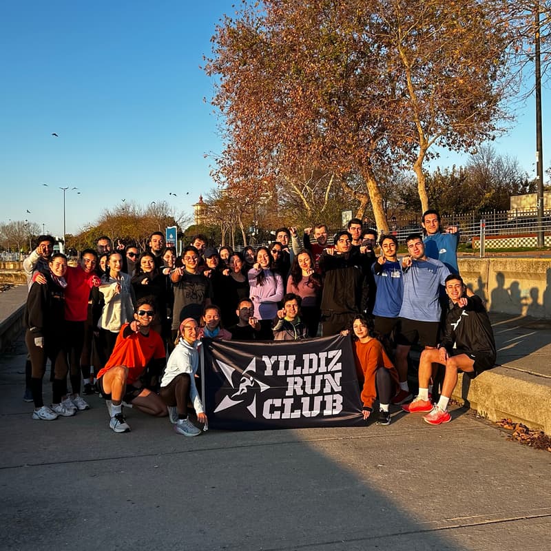 Cover Image for TUESDAY EASY RUN