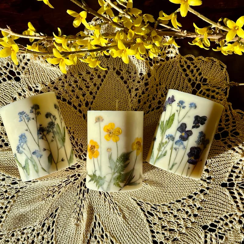 Cover Image for Bloom & Sip: Pressed Flower Candle Workshop 🌷🕯️✨