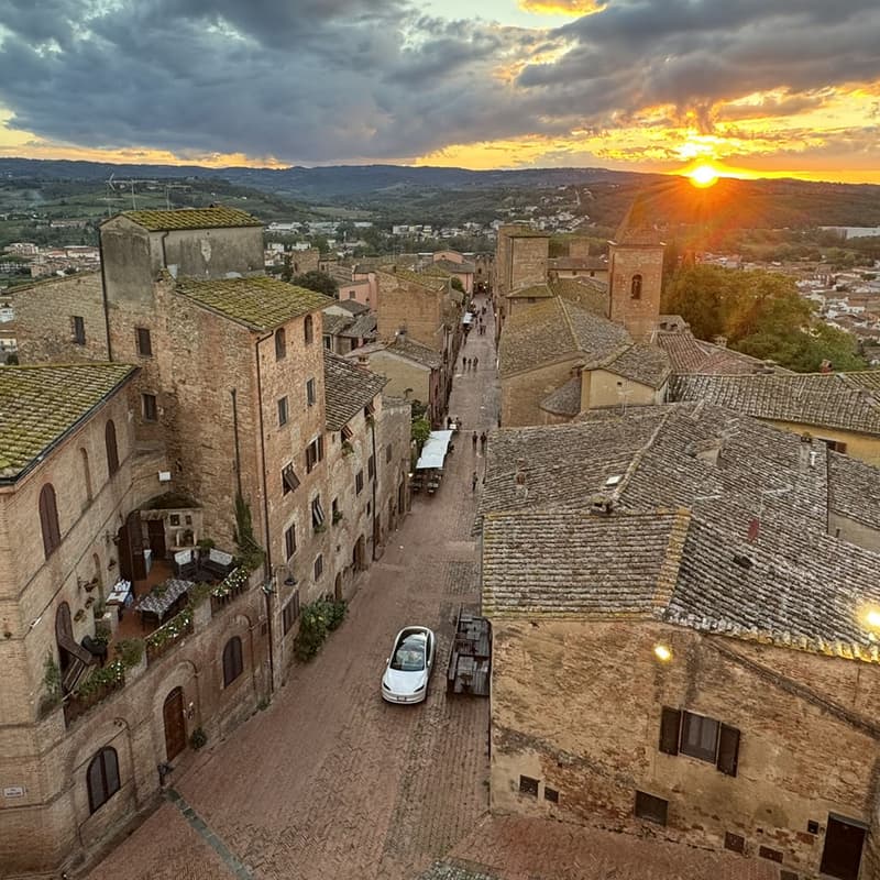 Cover Image for Tesla Light Show: emozioni nel borgo medievale di Certaldo