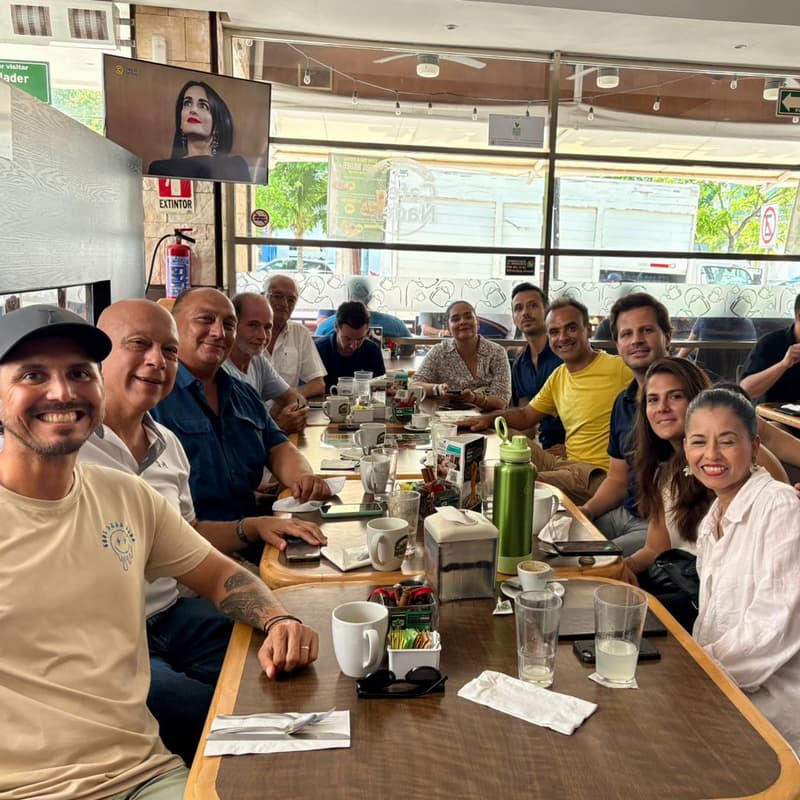 Cover Image for Llena tu Calendario 2026 + Todo sobre Licencias ~ Desayuno de Anfitriones en Cancún