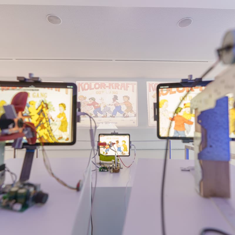 Cover Image for Artist Talk: Lick Pic