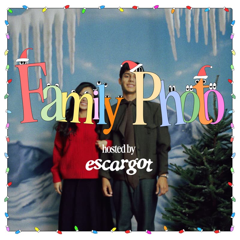 Cover Image for Holiday Family Photo Pop-Up