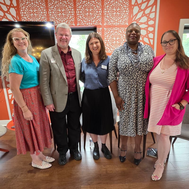 Cover Image for Coffee with a Cause: New Leaders for the New Year