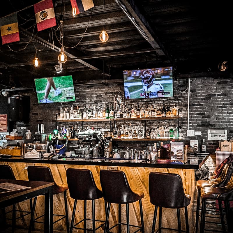 Cover Image for IOS APP LAUNCH PARTY 🚀🚀🚀Learn Vietnamese: Saigon By Quarterspeak