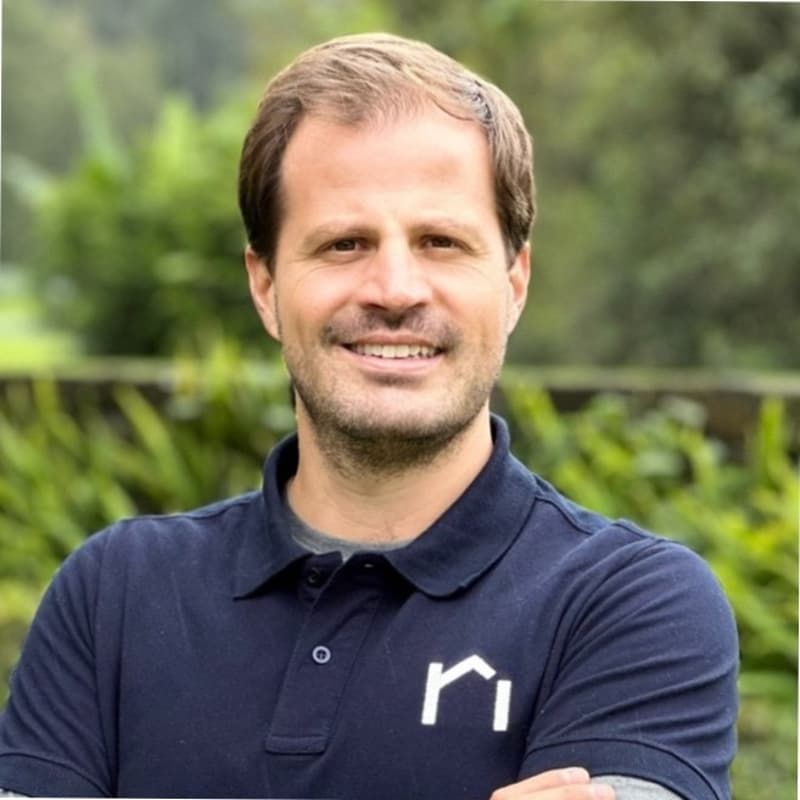 Cover Image for Desayuno de trabajo con Eduardo Solorzano