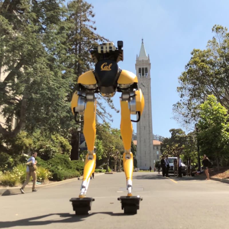 Cover Image for Entrepreneurship x Robotics: Launching Your Startup Journey