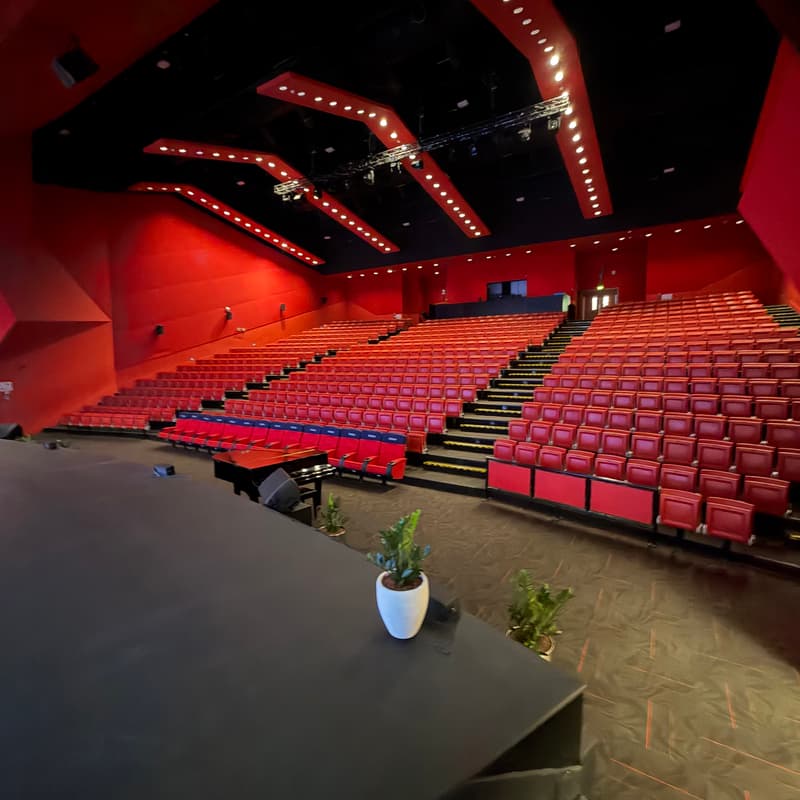 Cover Image for i show my friend how to build his first ai app -- live on stage in dubai.