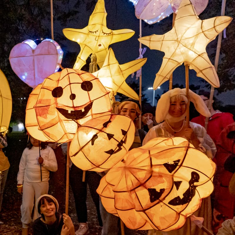 Cover Image for Great Lantern Parade & Dia de Los Muertos Festival