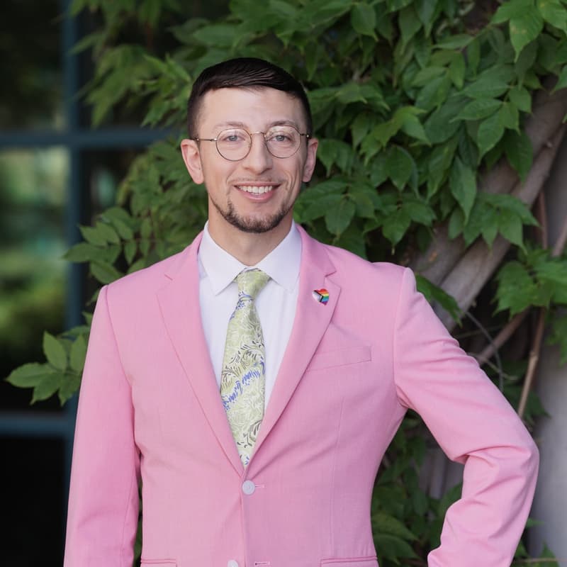 Cover Image for Signature Gathering with Redwood City Council Member Chris Sturken