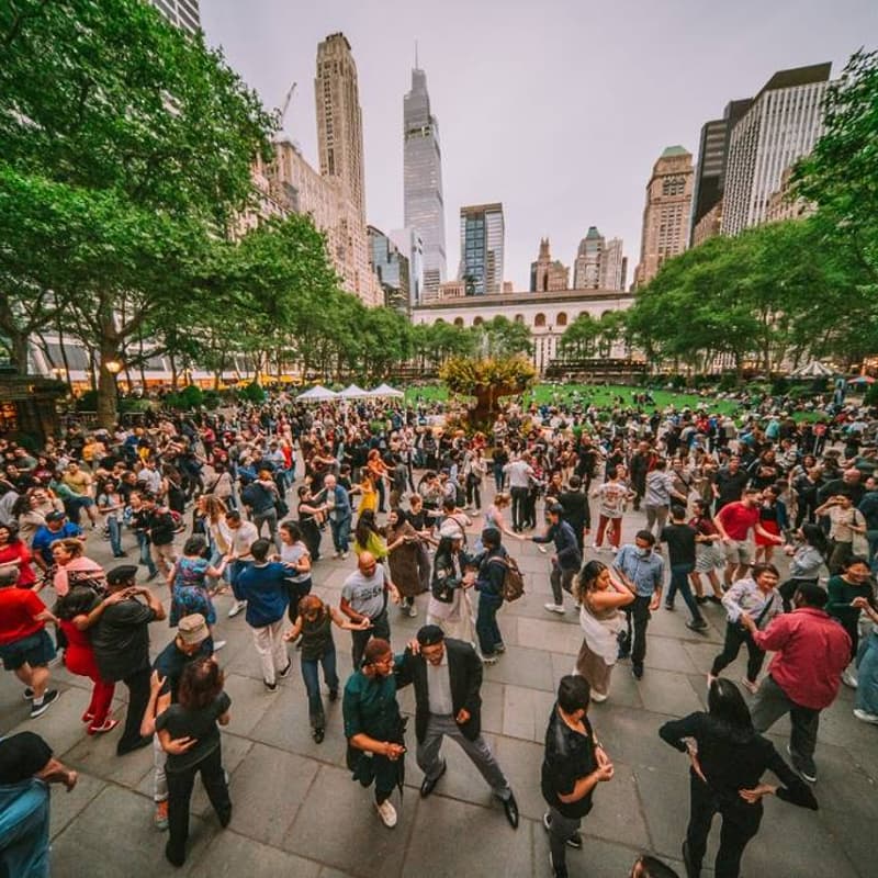 Cover Image for Vamos a Bailar - Bachata Meetup @ Bryant Park