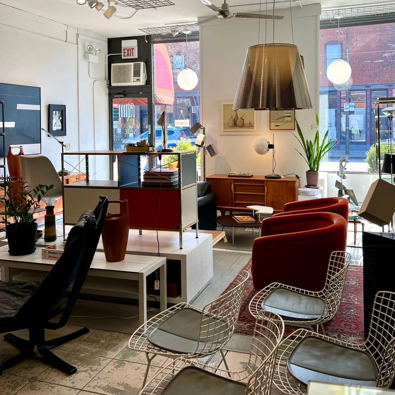 Cover Image for Shopping Tour With Claire Cahan