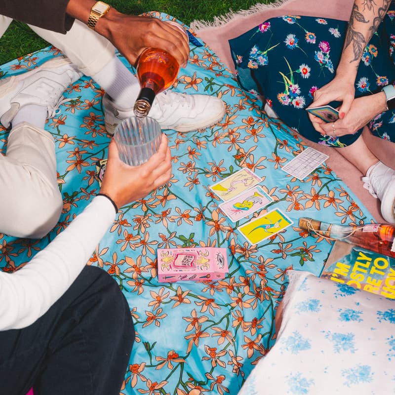 Cover Image for Wine & Tarot cards @ Sunset Social 🌞