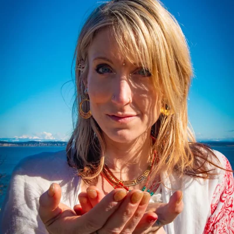 Cover Image for Yoga of the Voice, w/ special guest Johanna Beekman!