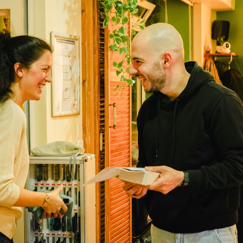 Cover Image for 📚 Offline Reading Party x "Connected" photo project 📸  | Community-only | Sapiens | Paris 12th arr.