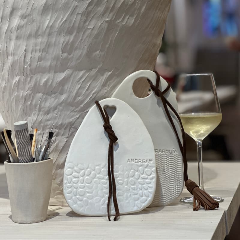 Foto de portada de Ceramic + Leather: Tactile Experience