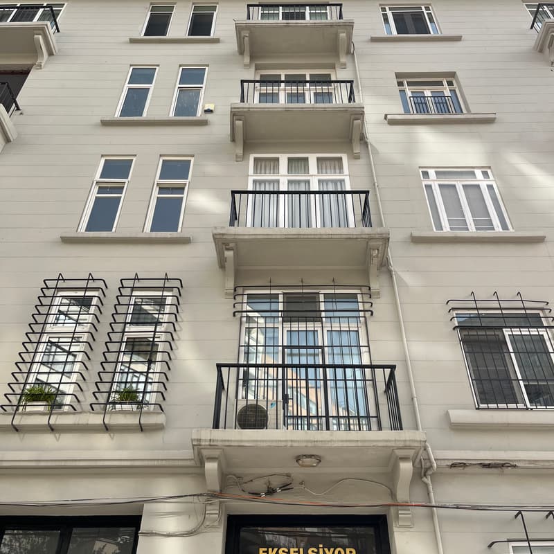 Cover Image for Ekselsiyor Apartmanı