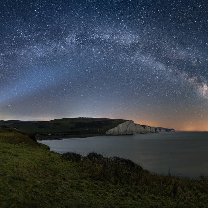 Cover Image for Explorers Club —  Stargazing & Mini Hike📍