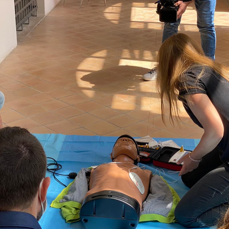 Immagine di copertina per Corso di tecniche di rianimazione e defibrillazione (corso BLSD)