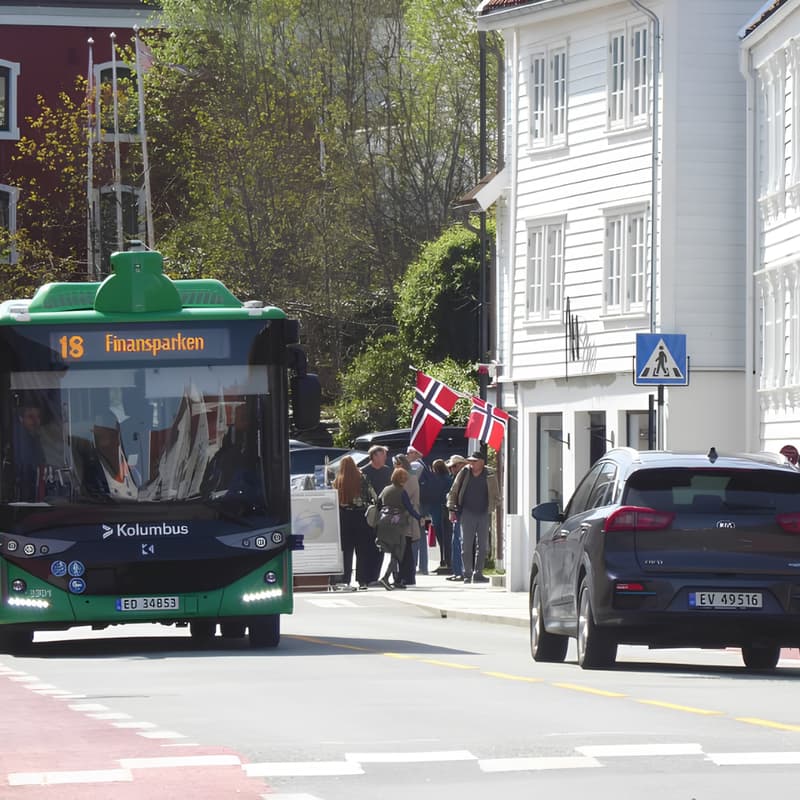 Cover Image for Workshop - Drive Autonomous Bus without driver behind the wheel