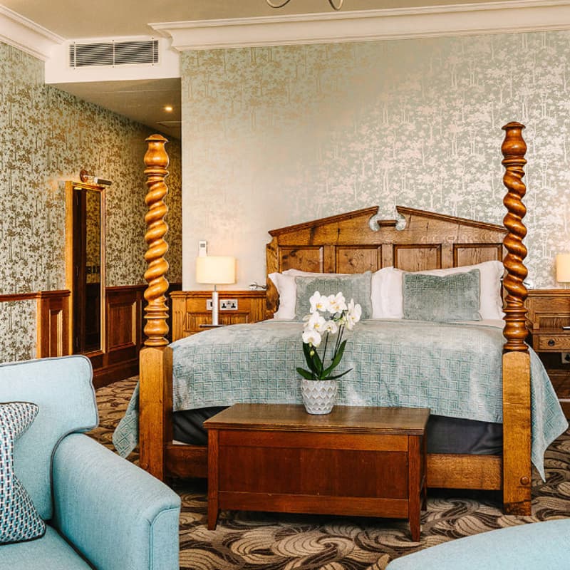 Cover Image for South Lodge Overnight Stay