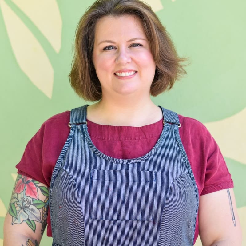 Cover Image for Reclaiming Textiles: A Papermaking Workshop with Sonia Farmer