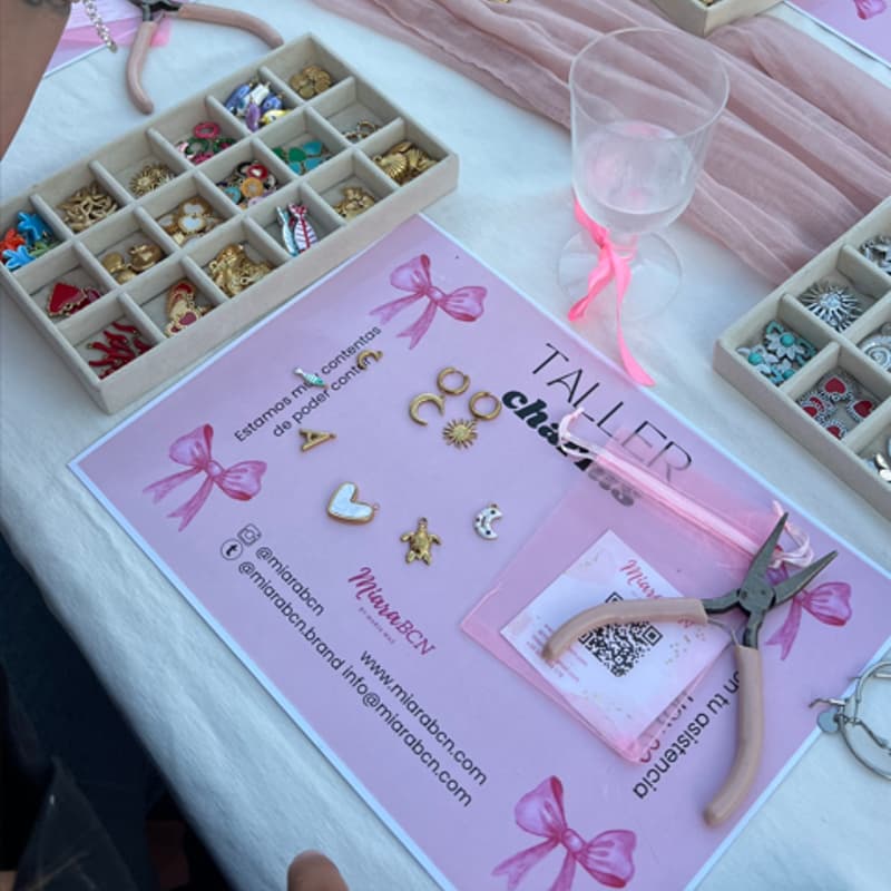 Cover Image for CHARMS & VINO🍷 — Planazo de domingo🔥