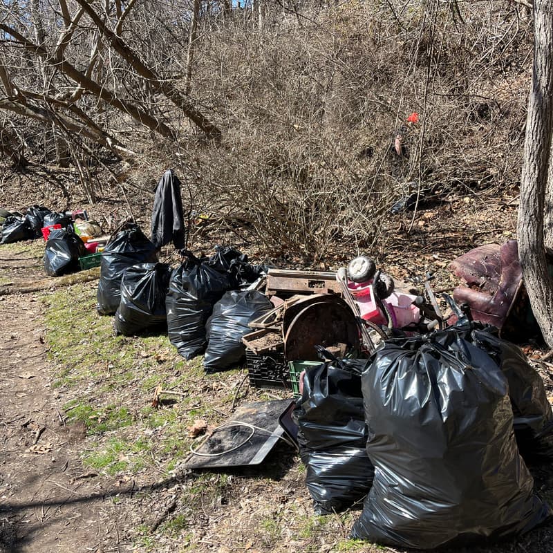 Cover Image for PARKWAY TRAILS trash clean-up 3/28