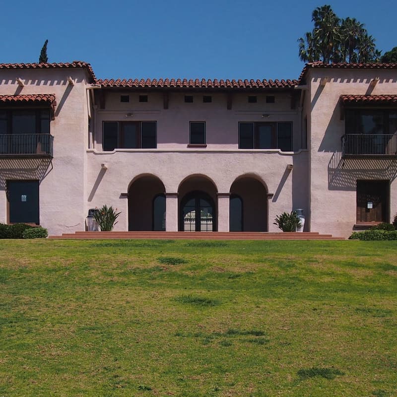 Cover Image for Runyon Canyon Hike from the Wattles Mansion and Gardens