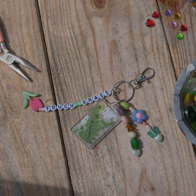 Cover Image for Craft Club: Bag Charms and Keychains