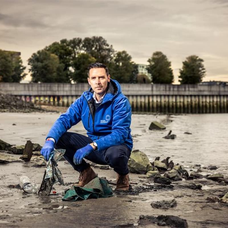 Cover Image for Thomas de Groote: 1,000 plastic-free rivers