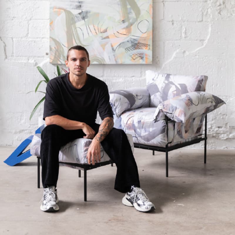 Cover Image for Lançamento Poltrona Asa Petit Rafael Sanches