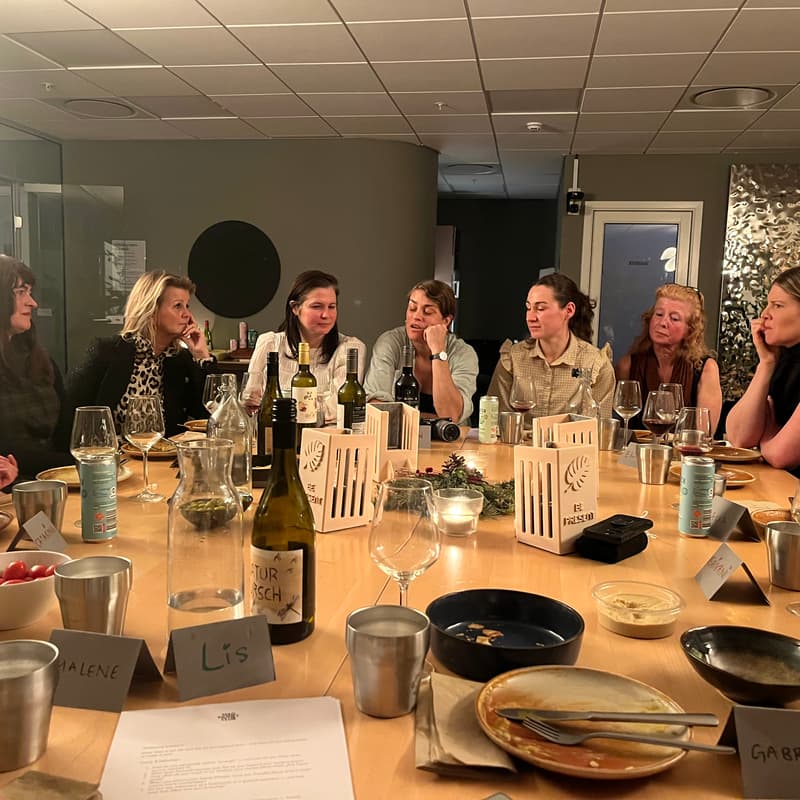 Cover Image for Mad Money Club: Negotiating - Your Price. Your Worth.