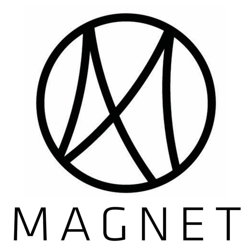Cover Image for Magnet Triangle - Holiday Party