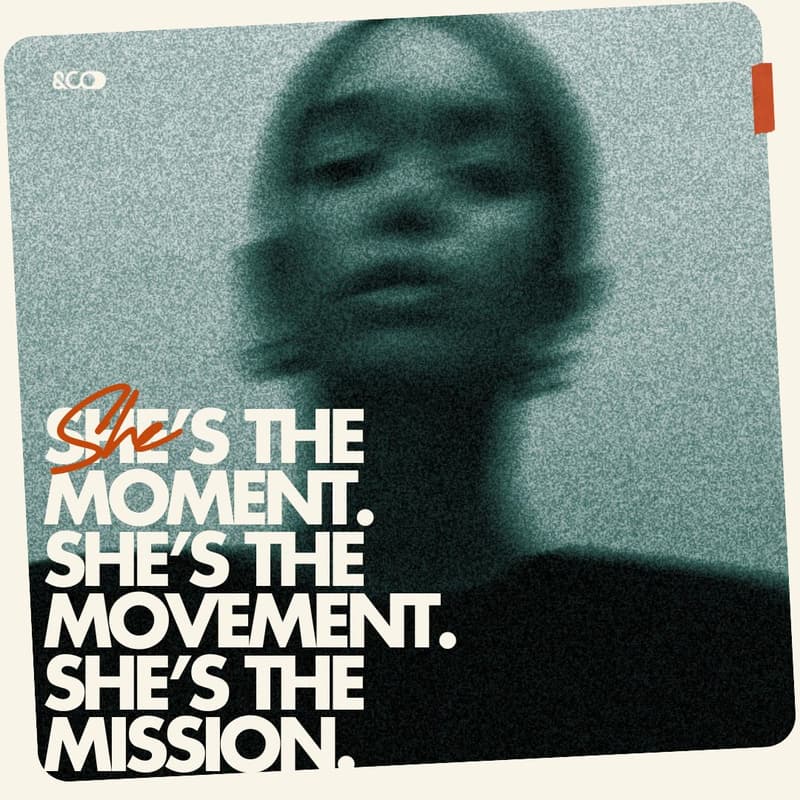 Cover Image for She's the Moment