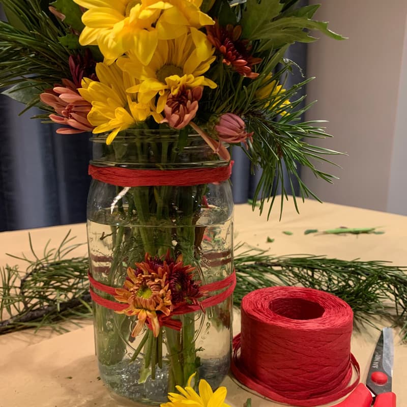 Cover Image for Mason Jar Floral Arrangement