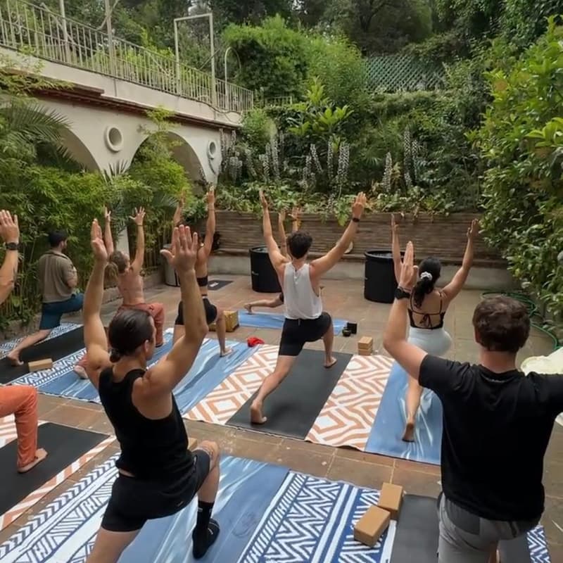 Cover Image for A Creative Flow with Julinda & Elita