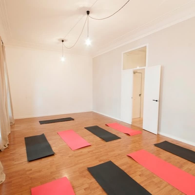 Cover Image for [LOCATION UPDATED] NOMADS YOGA #9 🌅 with Barcelona Digital Nomads (in English)